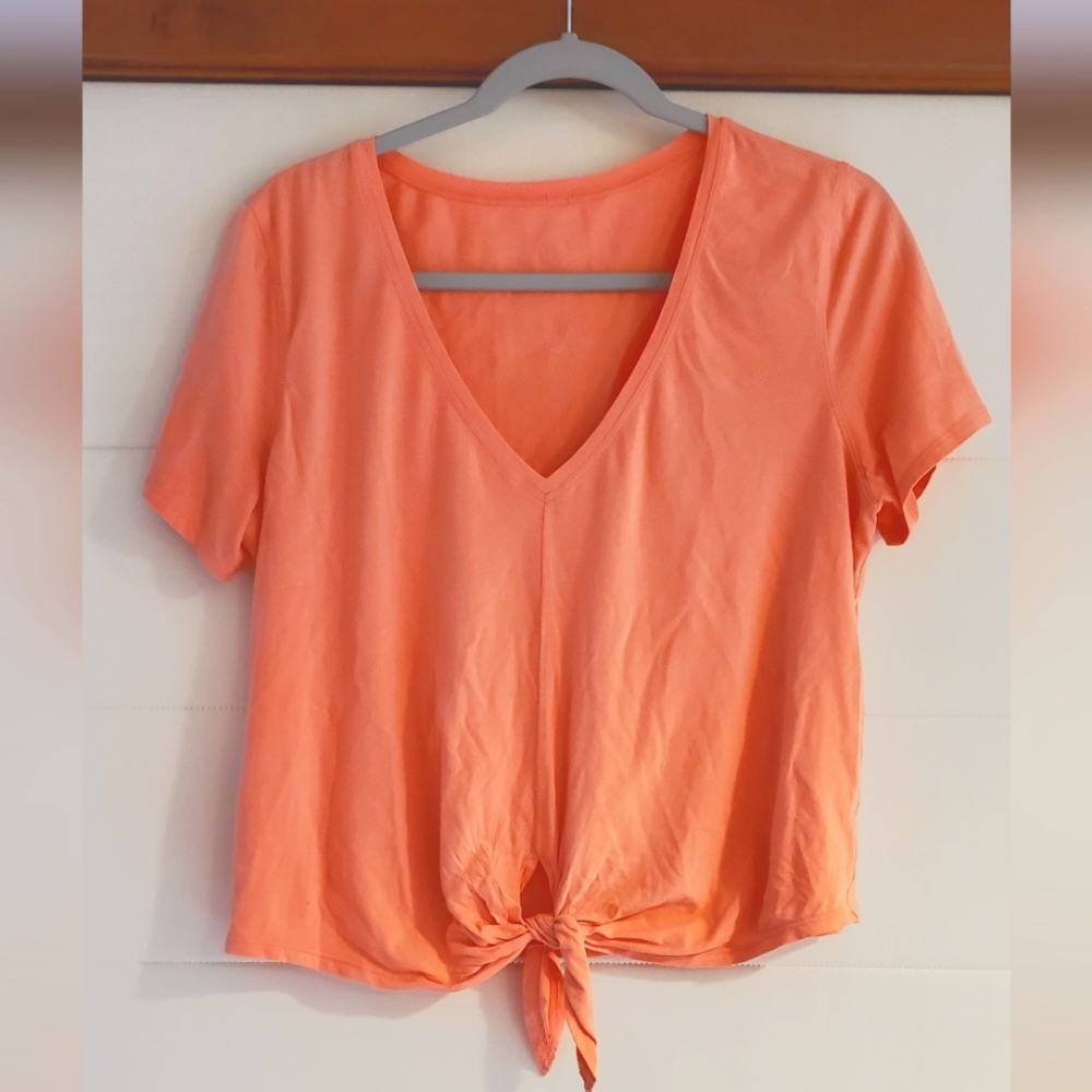 Lululemon Peach V-neck Short Sleeve Tie-front top